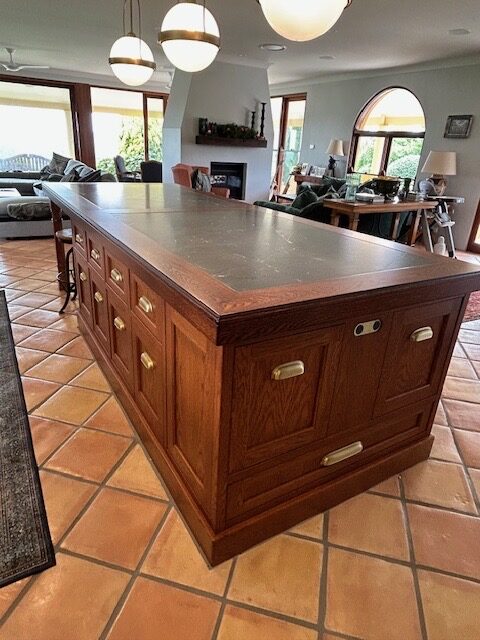 Kitchen island bench (American oak)